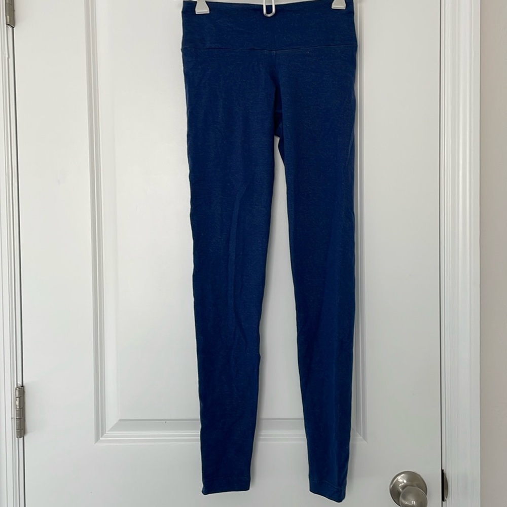 Rogiani size small navy leggings. Like new.